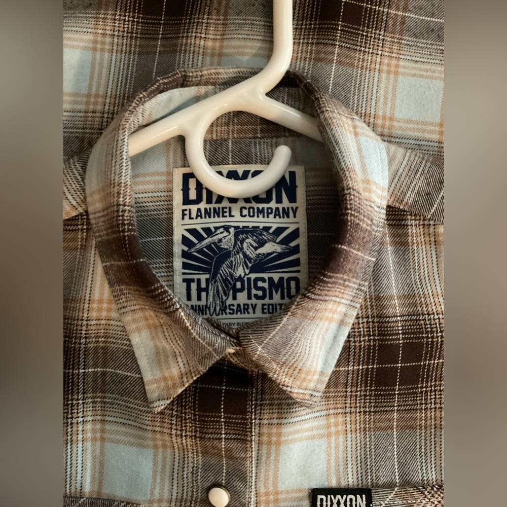 ◦	Dixxon Flannel Women’s S
	◦	Used in excellent condition
	◦	Fits true to size